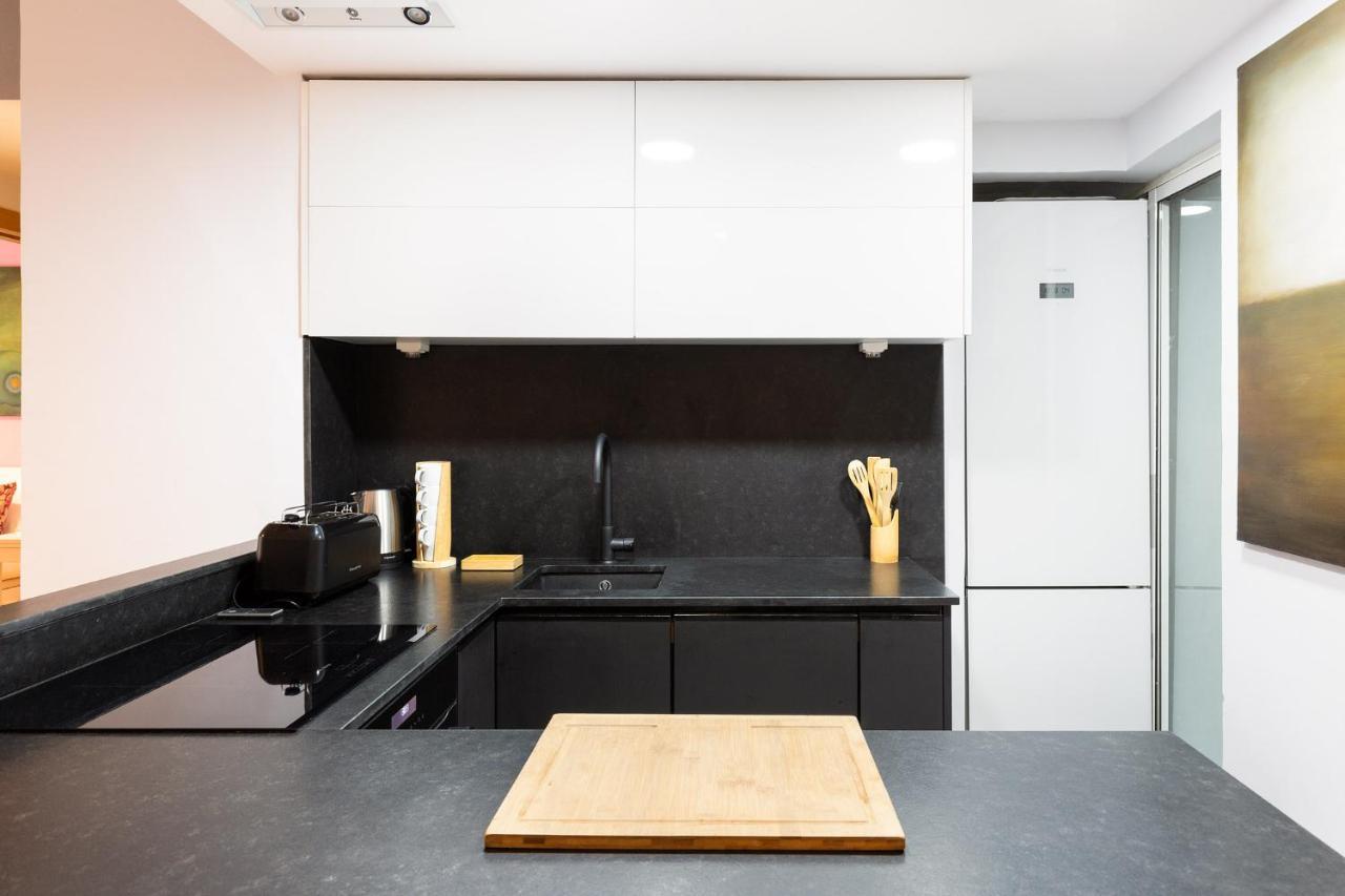 Stay U-Nique Apartments Radas II Barcelona Ngoại thất bức ảnh