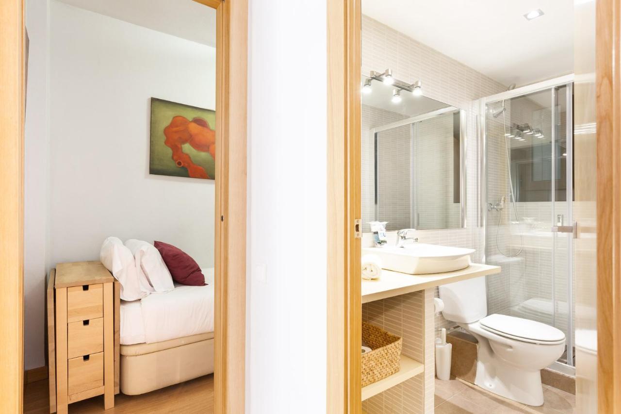 Stay U-Nique Apartments Radas II Barcelona Ngoại thất bức ảnh